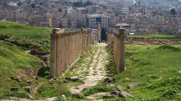 Antik Grekisk Stad Med Pelare Och Välbevarade Arkitektoniska Lösningar Jordanien — Stockfoto