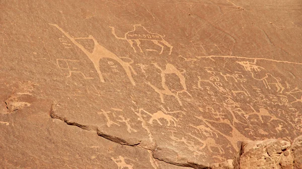 Antiguos Petroglifos Sobre Rocas Desierto Rojo Wadi Ron Intersección Rutas — Foto de Stock