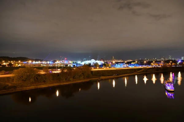 Feux Artifice Fête Sur Ville Dessus Rivière Nuit — Photo