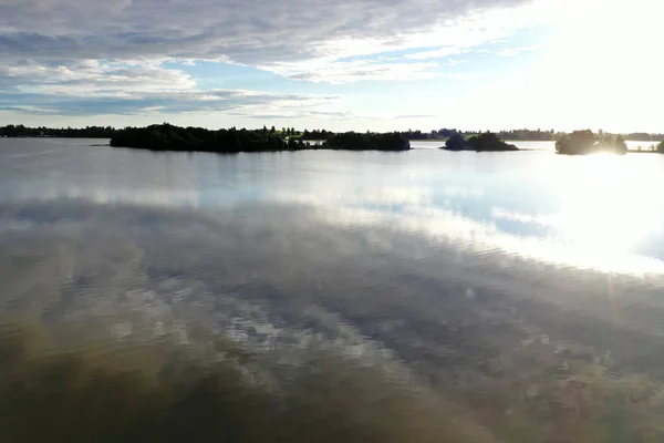 Panoramatický Výhled Jezero Mnoha Ostrovy Jednom Nich Starobylý Chrám Dřeva — Stock fotografie