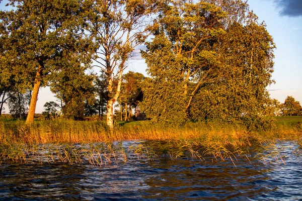 Iglesias Época Isla Amanecer Fondo Del Lago — Foto de Stock