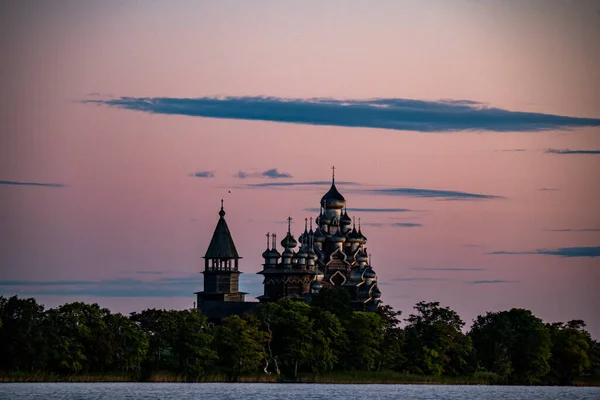 Iglesias Época Isla Amanecer Fondo Del Lago — Foto de Stock