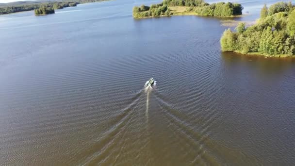 Una Vista Panorámica Las Islas Verdes Lago Con Barcos Con — Vídeos de Stock