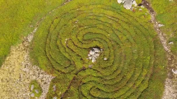 Antichi Labirinti Isola Deserta Nel Mare Bianco Estate Filmati Drone — Video Stock