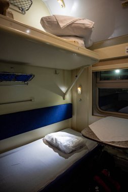 Rahat uyuyan şehirlerarası vagon.