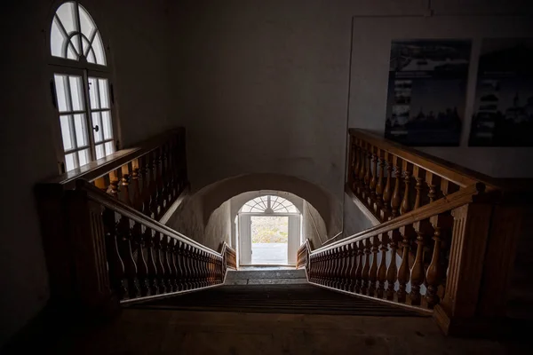 Une Ancienne Forteresse Monastère Pierre Avec Des Tours Des Bâtiments — Photo