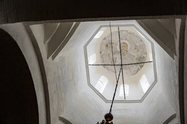 Une Ancienne Forteresse Monastère Pierre Avec Des Tours Des Bâtiments — Photo