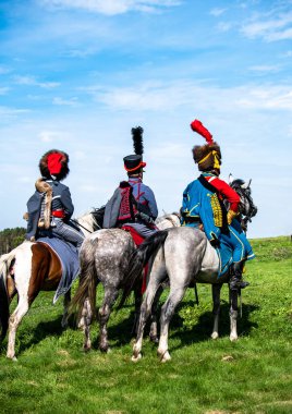 Borodino Muharebesi 'nde 1812 savaşının yeniden yapılandırılmasının atlıları.