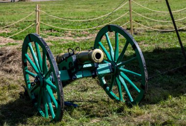 1812 'de silah ve ev eşyalarıyla birlikte askeri kampta.