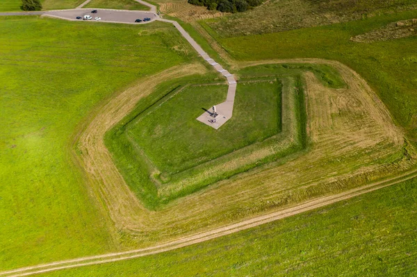1812 savaşının topçu mühendisliği yapıları Borodino sahasında insansız hava aracından çıkarıldı.