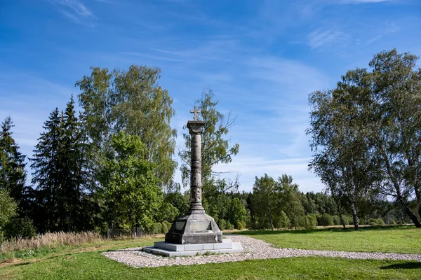 Borodino 'daki 1812 savaşının kahramanlarının anıtı.