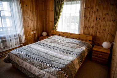 Kuzeylilerin tarzında ahşap iç parçalar.