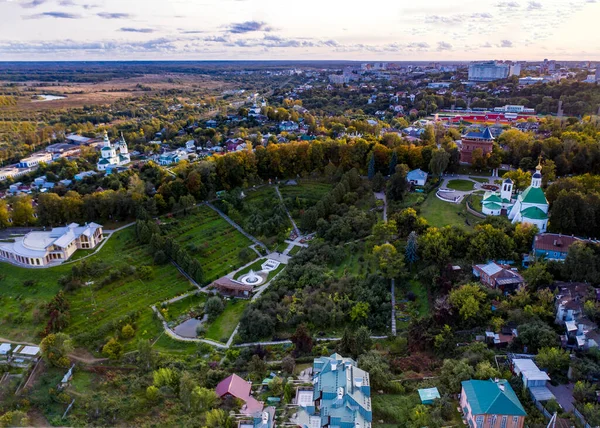 Панорамный Вид Старую Часть Города Древними Зданиями Церковь Снятую Беспилотника — стоковое фото