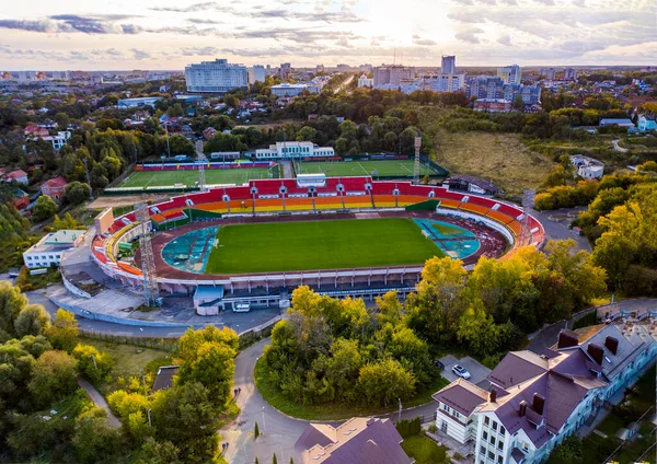 用无人驾驶飞机拍摄的旧城区全景 古建筑和教堂 — 图库照片