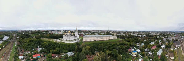 Panoramatický Výhled Starou Městskou Čtvrť Starobylými Budovami Kostelem Natočeným Dronu — Stock fotografie