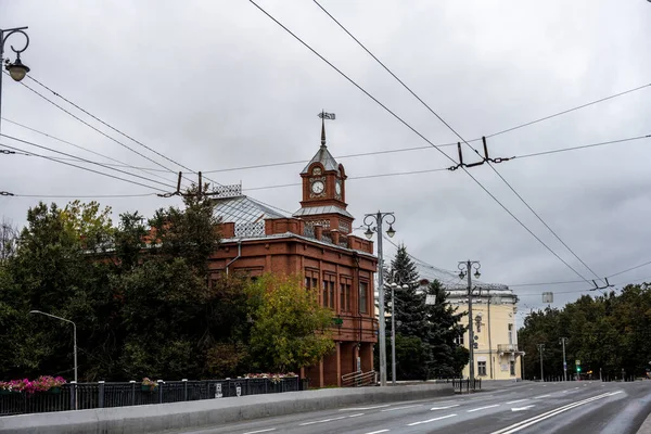 Útulné Městyscenérie Starými Domy Létě — Stock fotografie