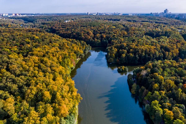 Een Panoramisch Uitzicht Het Oude Paleis Een Groot Groen Parkcomplex — Stockfoto