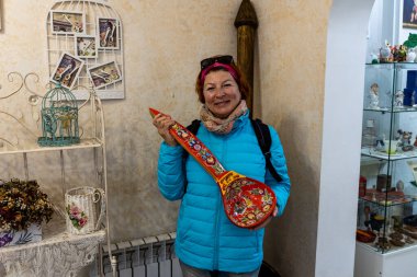 Farklı ülkelerdeki farklı malzemelerden farklı boyutlarda antika koleksiyonu.