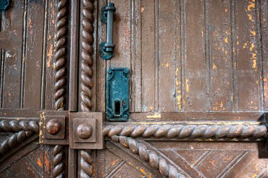 Günlük kullanım ve savaş için eski ev eşyaları