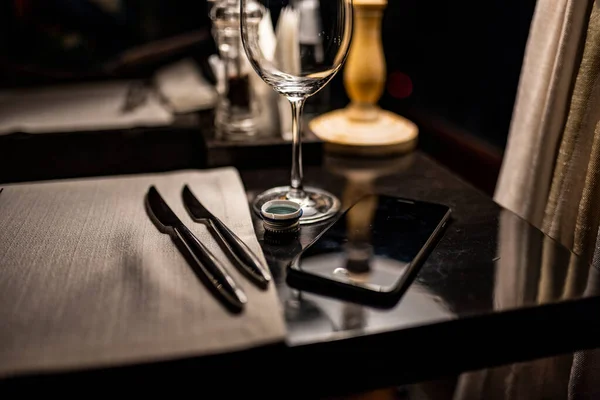 Still Life Knives Forks Napkin Dark Background — Stock Photo, Image