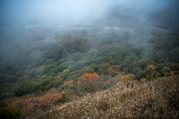 Montañas Atardecer Niebla Nubes Grises — Foto de Stock