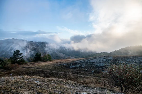 Salida Del Sol Las Montañas Con Niebla Matutina Desde Principios — Foto de Stock