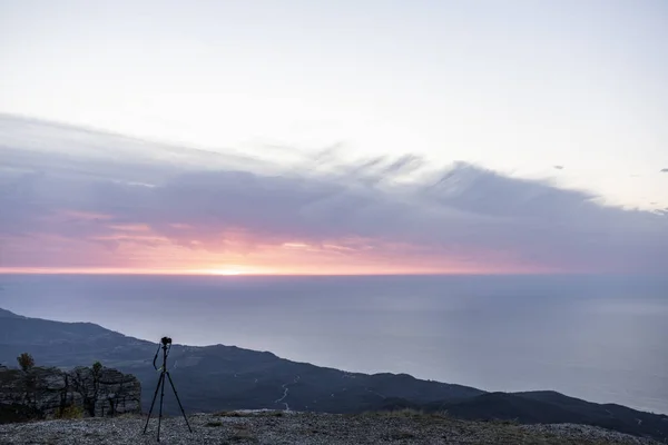 Panoramablick Auf Die Berge Und Das Tal Vor Dem Hintergrund — Stockfoto