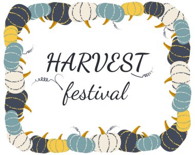 Posterler, kartlar, baskı tasarımları için metin içeren klasik bir balkabağı çerçevesi. Mavi ve altın renkli el çizimleri. Sonbahar hasat festivali. 