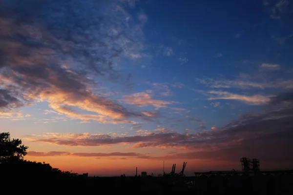 Industriële Landschap Met Silhouetten Zonsondergang Achtergrond — Stockfoto