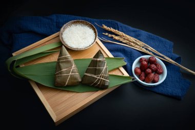 Geleneksel bir Çin festivali olan Zongzi ve Ejderha Teknesi Festivali için hammaddeler. Zongzi Ejderha Botu Festivali 'nde