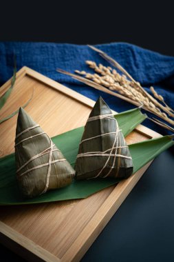 Geleneksel bir Çin festivali olan Zongzi ve Ejderha Teknesi Festivali için hammaddeler. Zongzi Ejderha Botu Festivali 'nde