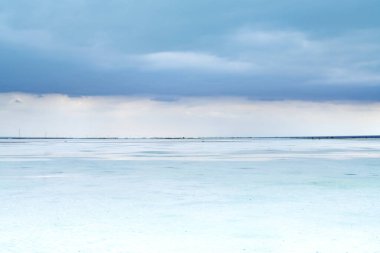 Çin, Qinghai 'deki Caka Tuz Gölü. Çin' deki Chaka Tuz Gölü. Qinghai 'nin Chaka Salt Lake' i hayallerle dolu.