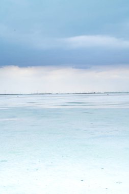 Çin, Qinghai 'deki Caka Tuz Gölü. Çin' deki Chaka Tuz Gölü. Qinghai 'nin Chaka Salt Lake' i hayallerle dolu.
