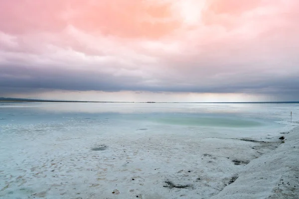 Çin, Qinghai 'deki Caka Tuz Gölü. Çin' deki Chaka Tuz Gölü. Qinghai 'nin Chaka Salt Lake' i hayallerle dolu.