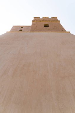 Çin 'in Gansu eyaletindeki görkemli Jiayuguan Büyük Duvar Kulesi. Jiayuguan, Gansu, Çin' deki Çin Seddi 'nin tareti.