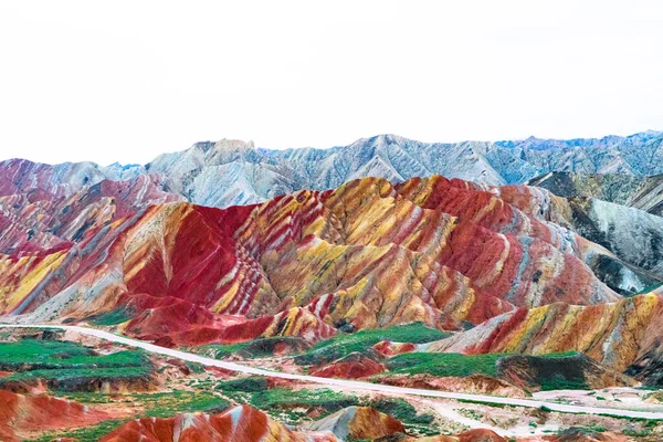 Zhangye Danxia Ulusal Jeolojik Parkı. Zhangye City, Gansu Eyaleti, Çin 'de renkli Danxia Geopark. Güzel ve renkli Danxia şekilleri. 