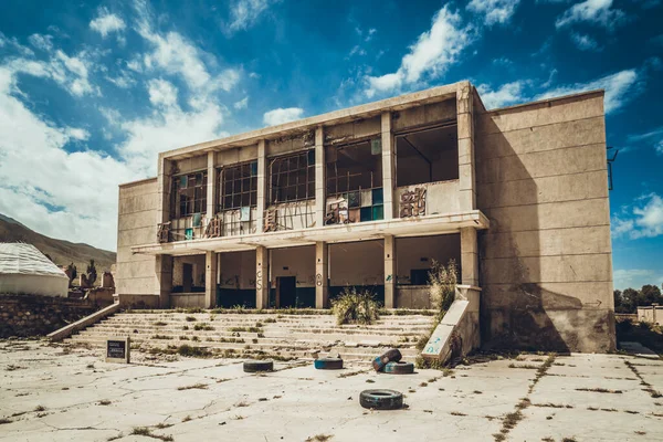 Détruit Cinéma Abandonné Dans Ville Pétrolière Aksai Jiuquan Gansu Chine — Photo
