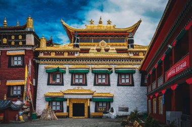 Tibet Budizmi, Tagong Tapınağı, Sakya, Ganzi Bölgesi, Sichuan, Çin. Tagong Tapınağında Tibet Budizmi