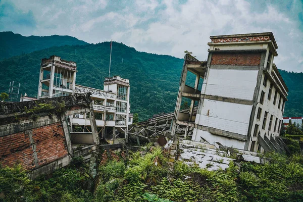 Wenchuan deprem alanı, Xuankou ortaokulu deprem alanı, Sichuan Eyaleti, Çin
