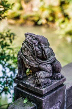 Wuhou Tapınağı 'nda taş aslan oymacılığı, Chengdu, Sichuan, Çin
