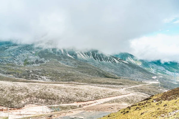 Zheduo Dağı Otoyolu, Ganzi Bölgesi, Sichuan, Çin