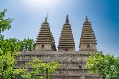 Zhenjue TempleBeijing Rock Carving Art Müzesi Pekin Zhenjue tapınağındaki Çin taş tableti. Pekin Rock Carving Art Museum.Pekin Kaya Oyma Sanat Müzesi Zhenjue Tapınağındaki taş heykel..