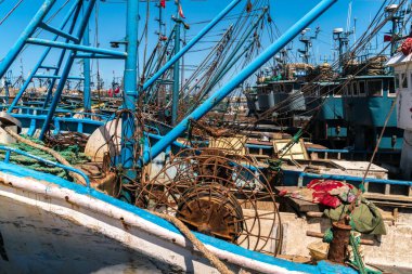 Balıkçı tekneleri Weihai, Shandong 'daki Yuanyao balıkçı limanına yanaştı.