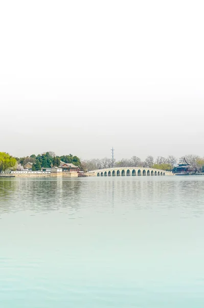 Siedemnastodołkowy Most Pałacu Letnim Pekinie Chiny Wiosna Pekinie Summer Palace — Zdjęcie stockowe