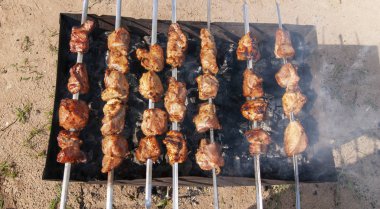 eti ızgarada hazırlanan