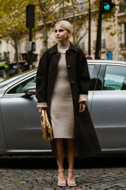 PARIS, FRANCE - 28 EYLÜL 2019: Caroline Daur ALTUZARRA defilesinden sonra Paris Moda Haftası / Yaz 2020