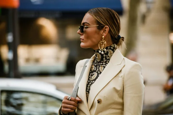 PARIS, FRANCE - 28 Eylül 2019: Paris Moda Haftası / Yaz 2020 'deki ALTUZARRA defilesinden sonra konuk