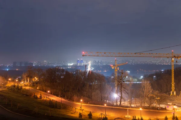 Noční Pohled Metro Most Pravého Břehu Řeky Dněpru Kyjevě Ukrajina — Stock fotografie