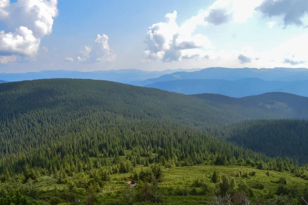 Panoramiczny Widok Hoverla Karpaty Ukraina Strzał Poziomie Zewnątrz — Zdjęcie stockowe