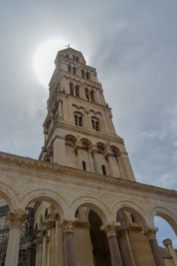 BÖLÜM, CROATIA - 15 Haziran 2019 'da Diocletian' ın Split 'teki sarayı yakınlarındaki Saint Roch Kilisesi.